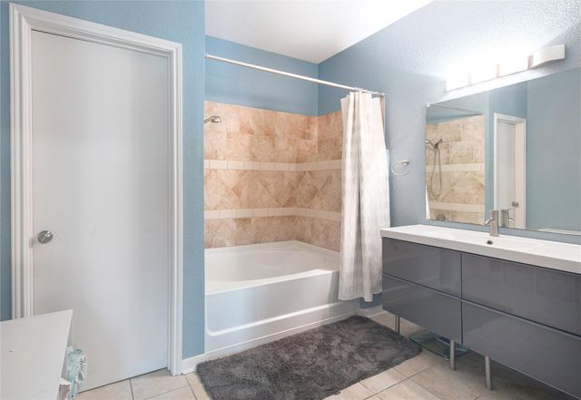 2450 WICKERSHAM LN M1311, Austin, TX 78741