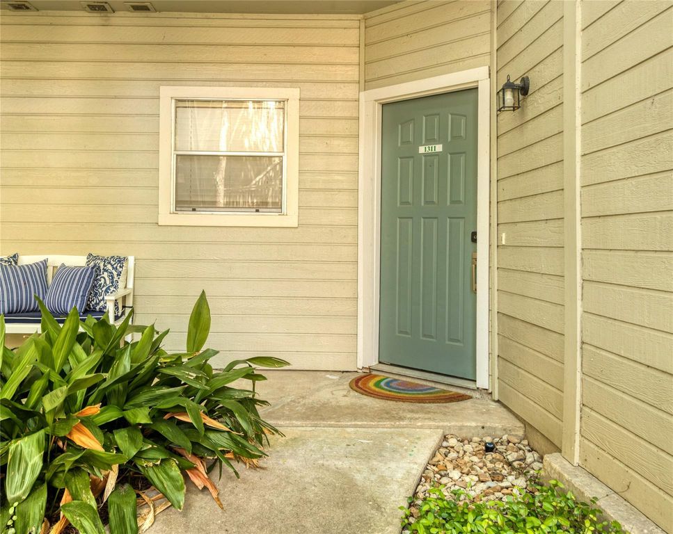 2450 WICKERSHAM LN M1311, Austin, TX 78741