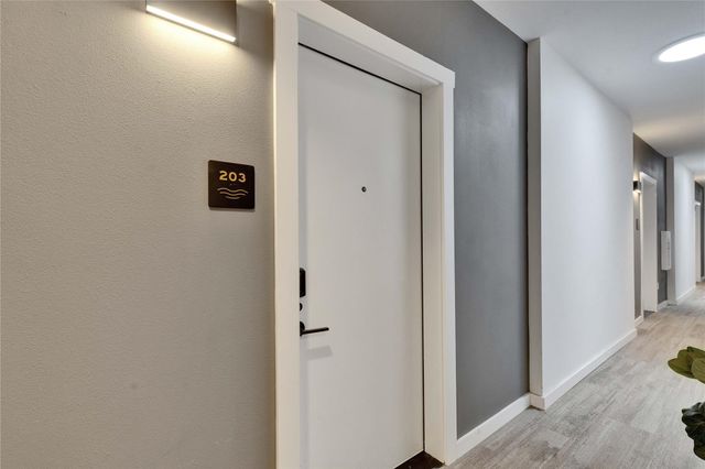 49 Navasota ST 203, Austin, TX 78702