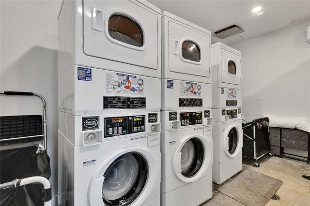 49 Navasota ST 203, Austin, TX 78702