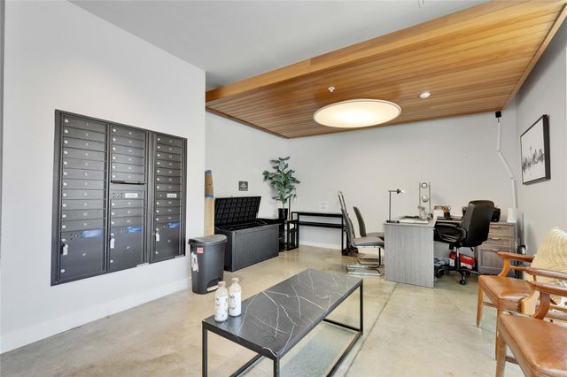 49 Navasota ST 203, Austin, TX 78702