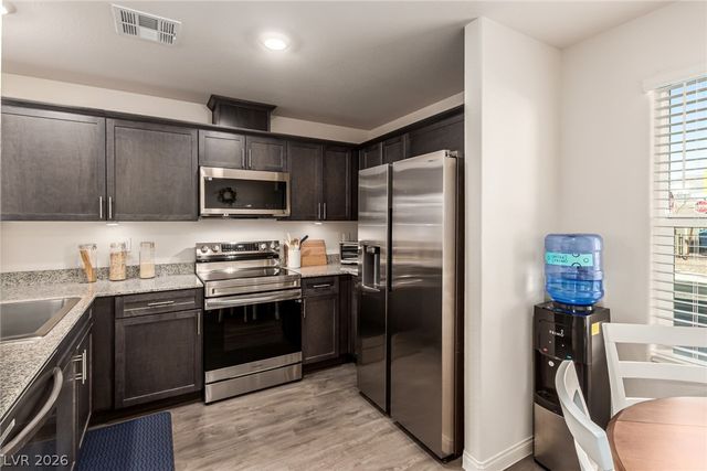2829 Champagne Gold Avenue, North Las Vegas, NV 89086