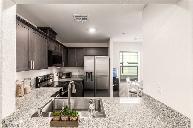 2829 Champagne Gold Avenue, North Las Vegas, NV 89086