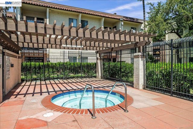 39865 Cedar Blvd 229, Newark, CA 94560