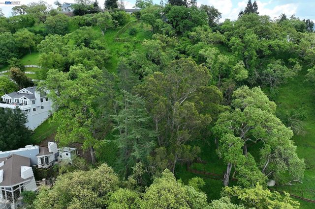247 Sequoia Ave, Walnut Creek, CA 94595