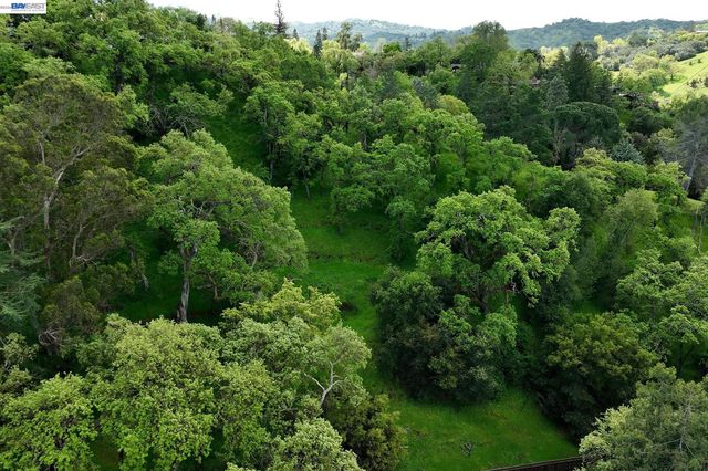 247 Sequoia Ave, Walnut Creek, CA 94595