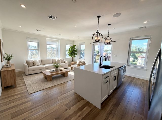 2 Neponset 8, Boston, MA 02122
