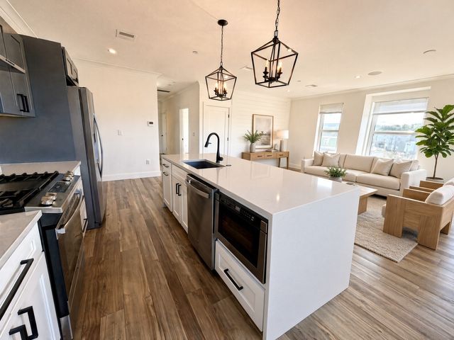 2 Neponset 8, Boston, MA 02122