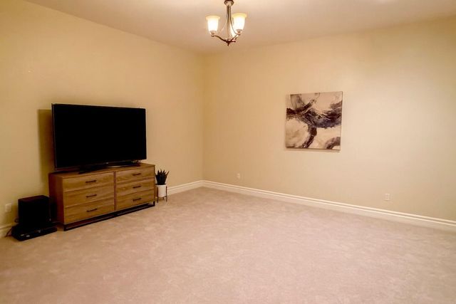 25162 Burton Way, Madera, CA 93638