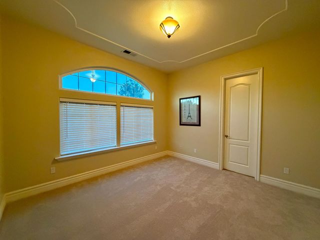 25162 Burton Way, Madera, CA 93638