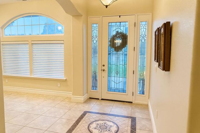 25162 Burton Way, Madera, CA 93638