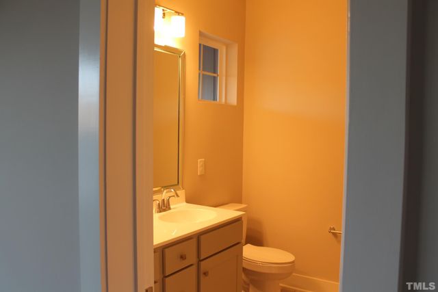 825 S Franklin Street, Wake Forest, NC 27587