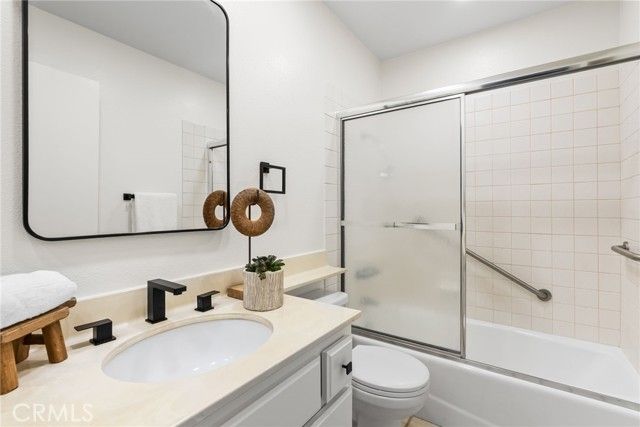 36 Sunfish 41, Irvine, CA 92604