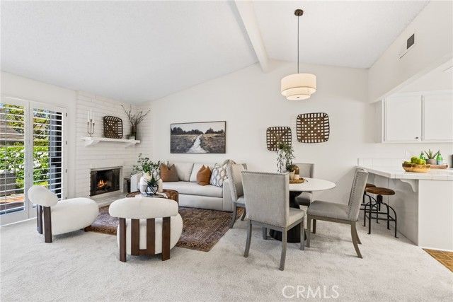 36 Sunfish 41, Irvine, CA 92604