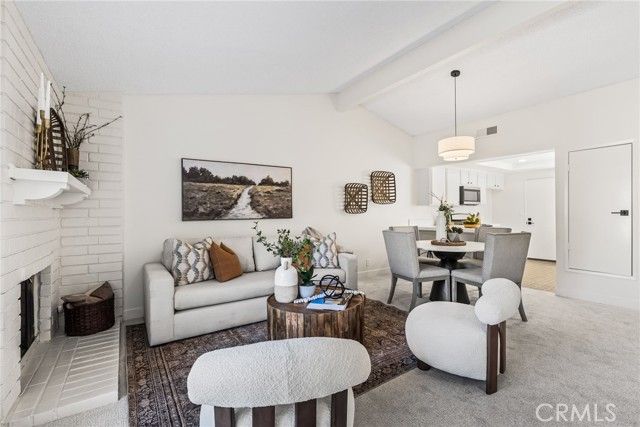 36 Sunfish 41, Irvine, CA 92604