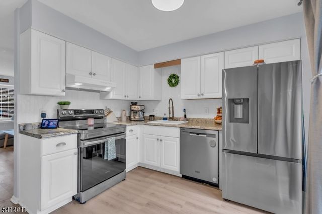 85 Wood Duck Ct, Allamuchy Twp., NJ 07840