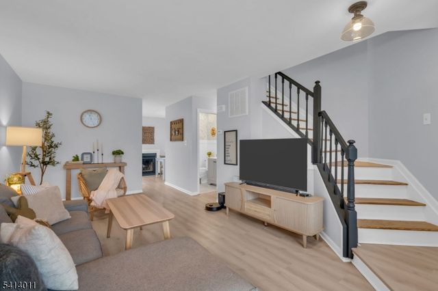 85 Wood Duck Ct, Allamuchy Twp., NJ 07840