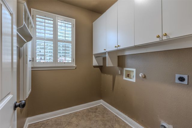 452 Richmond Street, Irving, TX 75063