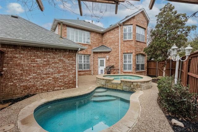 452 Richmond Street, Irving, TX 75063