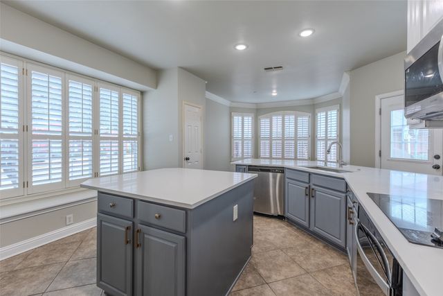 452 Richmond Street, Irving, TX 75063