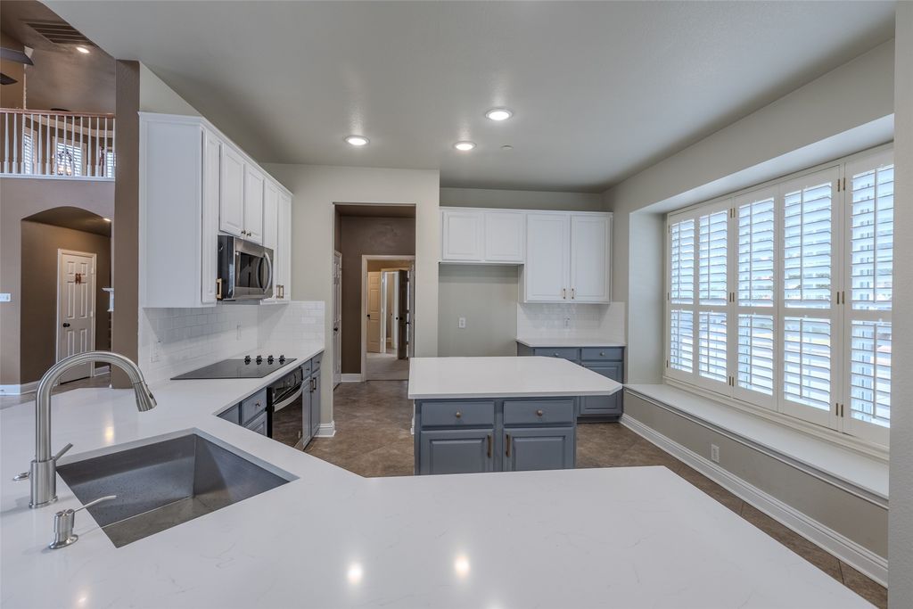 452 Richmond Street, Irving, TX 75063