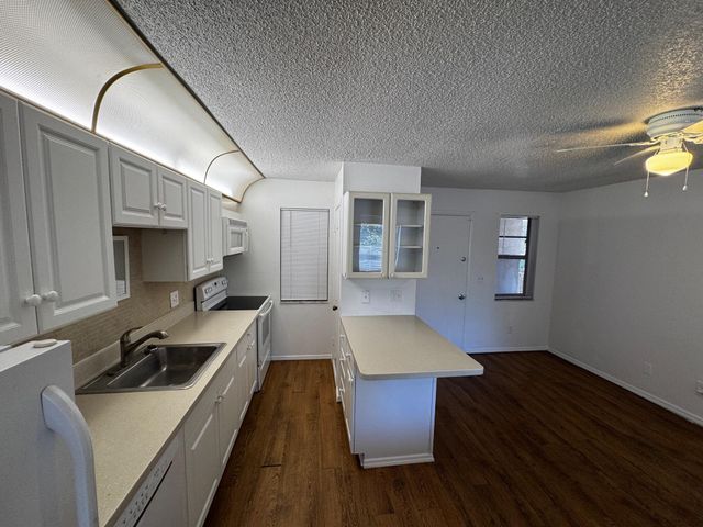 1021 SE Monterey Road 1-43, Stuart, FL 34994