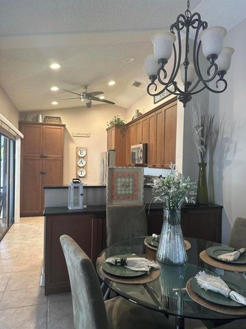 1739 NE Shoreside Circle, Wellington, FL 33414