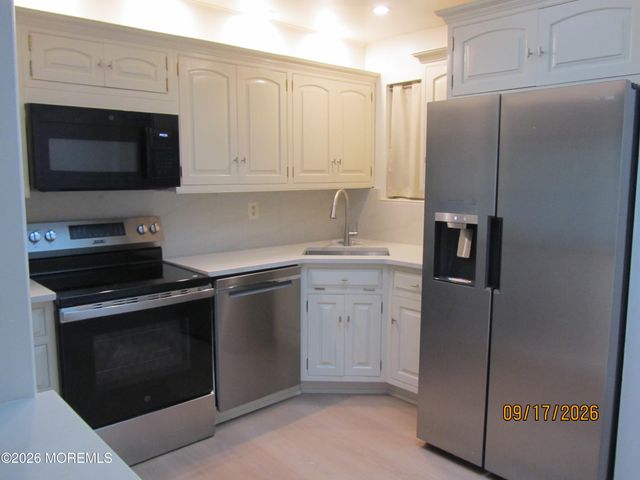 23 Danbury Court, Red Bank, NJ 07701