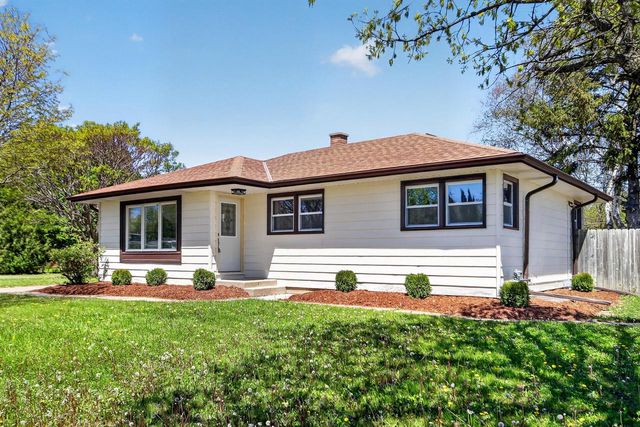 5224 LUEBBE LANE, Milwaukee, WI 53223