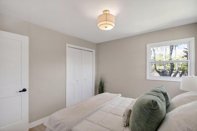 5224 LUEBBE LANE, Milwaukee, WI 53223