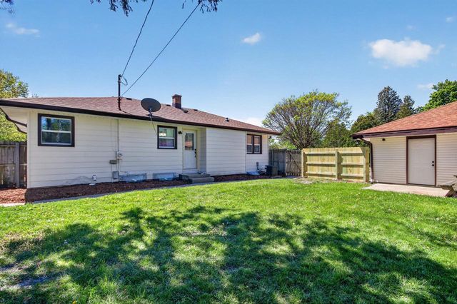 5224 LUEBBE LANE, Milwaukee, WI 53223