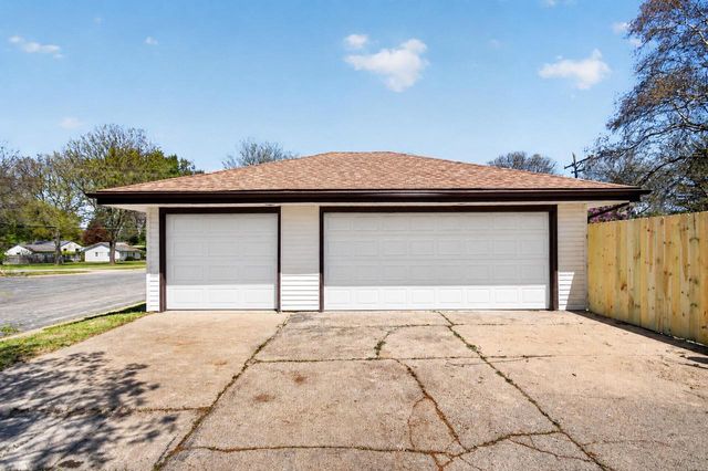5224 LUEBBE LANE, Milwaukee, WI 53223