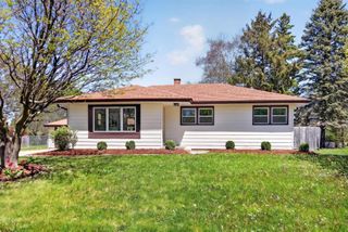 5224 LUEBBE LANE, Milwaukee, WI 53223