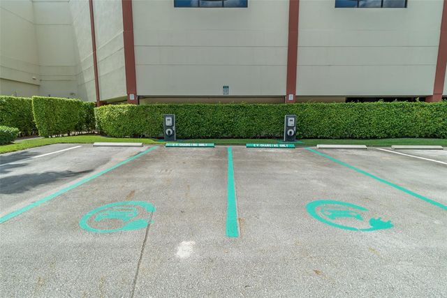 9523 S Hollybrook Lake Drive 107, Pembroke Pines, FL 33025