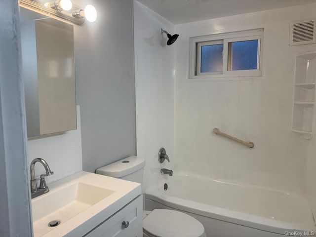 675 S Long Beach Avenue, Freeport, NY 11520