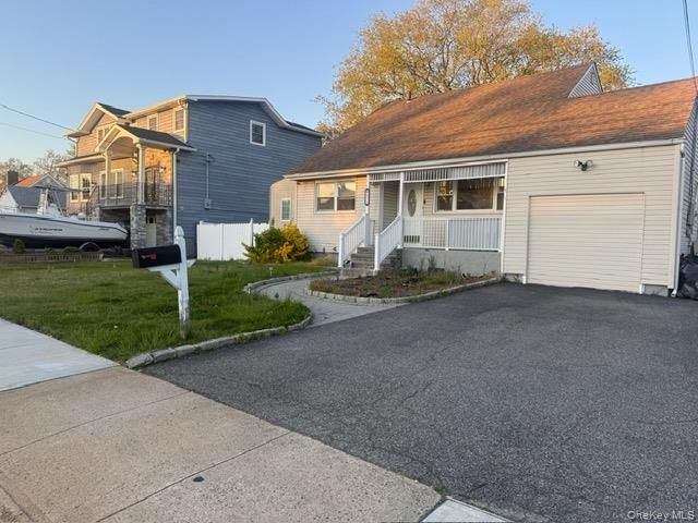 675 S Long Beach Avenue, Freeport, NY 11520