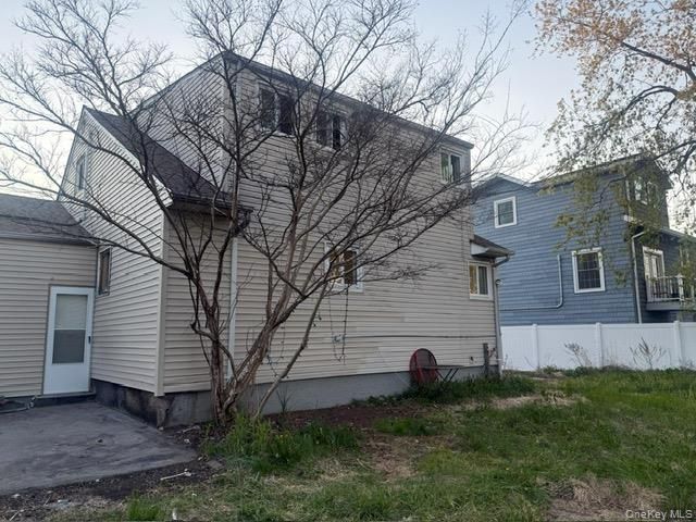 675 S Long Beach Avenue, Freeport, NY 11520