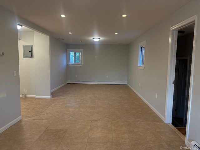 675 S Long Beach Avenue, Freeport, NY 11520