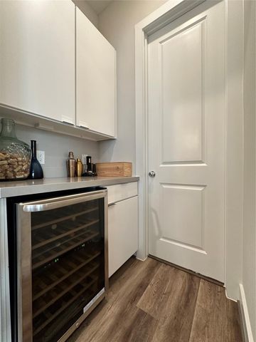 1274 N Post Oak Road B, Houston, TX 77055