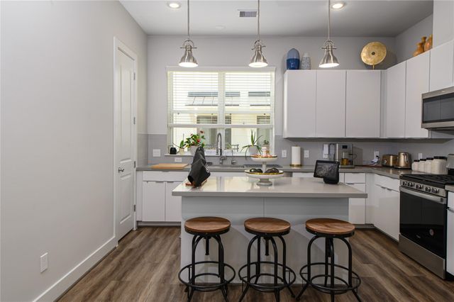 1274 N Post Oak Road B, Houston, TX 77055