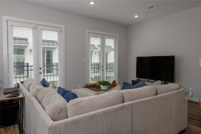 1274 N Post Oak Road B, Houston, TX 77055