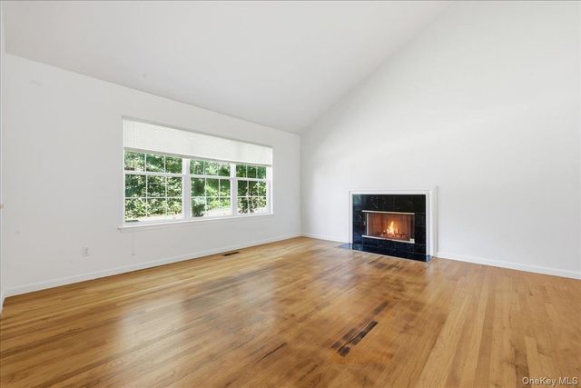 701 Park Avenue, Huntington, NY 11743