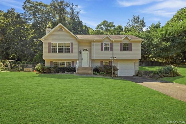 701 Park Avenue, Huntington, NY 11743