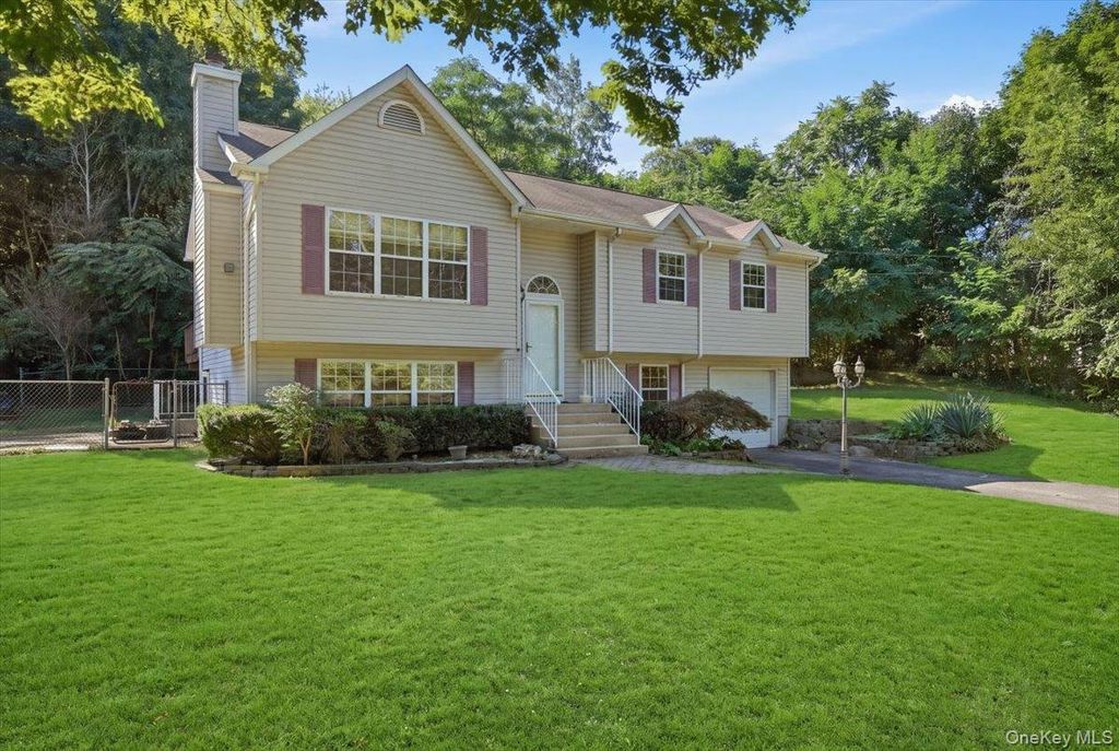 701 Park Avenue, Huntington, NY 11743 — exterior