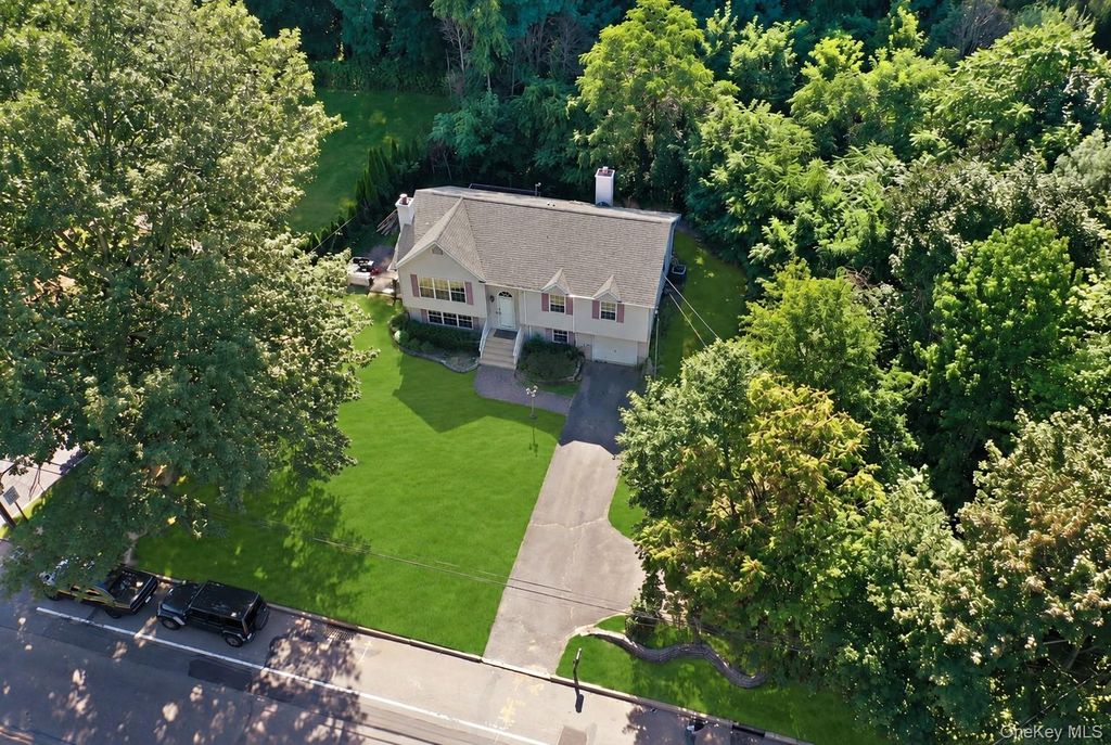 701 Park Avenue, Huntington, NY 11743 — photo 3