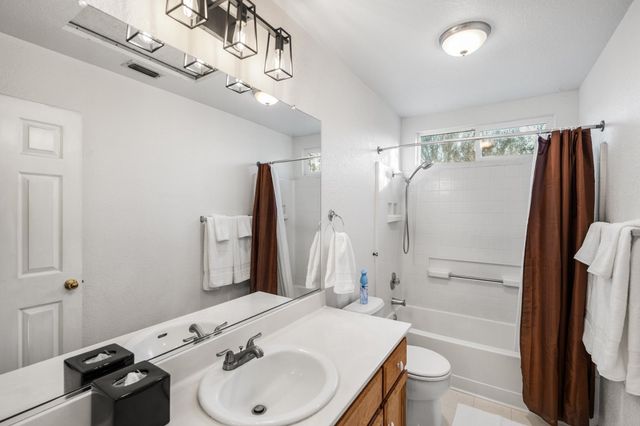 8921 Altameda Pl, Elk Grove, CA 95758