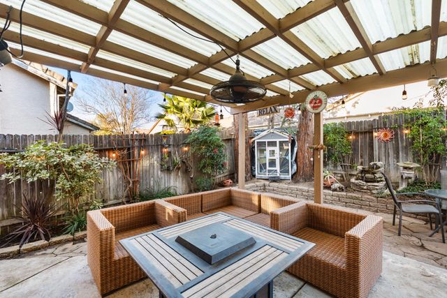 8921 Altameda Pl, Elk Grove, CA 95758