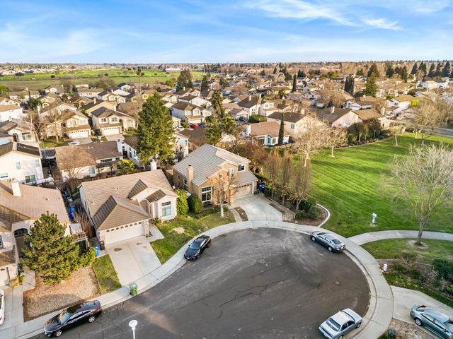 8921 Altameda Pl, Elk Grove, CA 95758