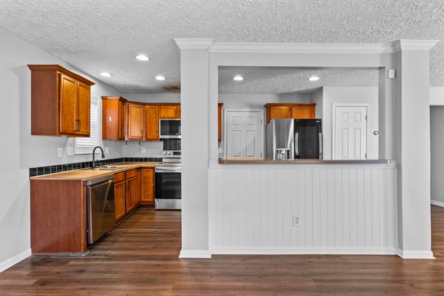 820 White Wood Flat, Lexington, KY 40511