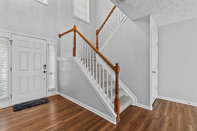 820 White Wood Flat, Lexington, KY 40511